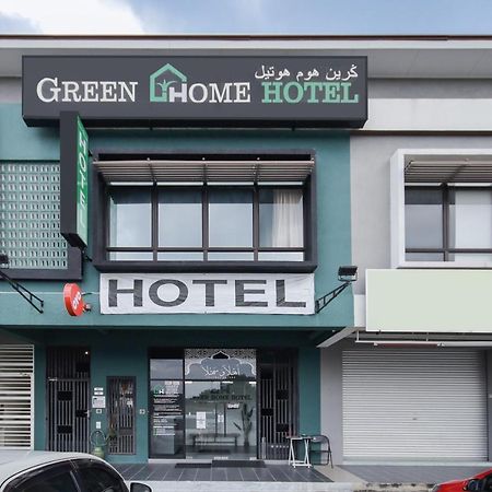 Oyo 90399 Green Home Hotel Syariah Sepang Eksteriør bilde