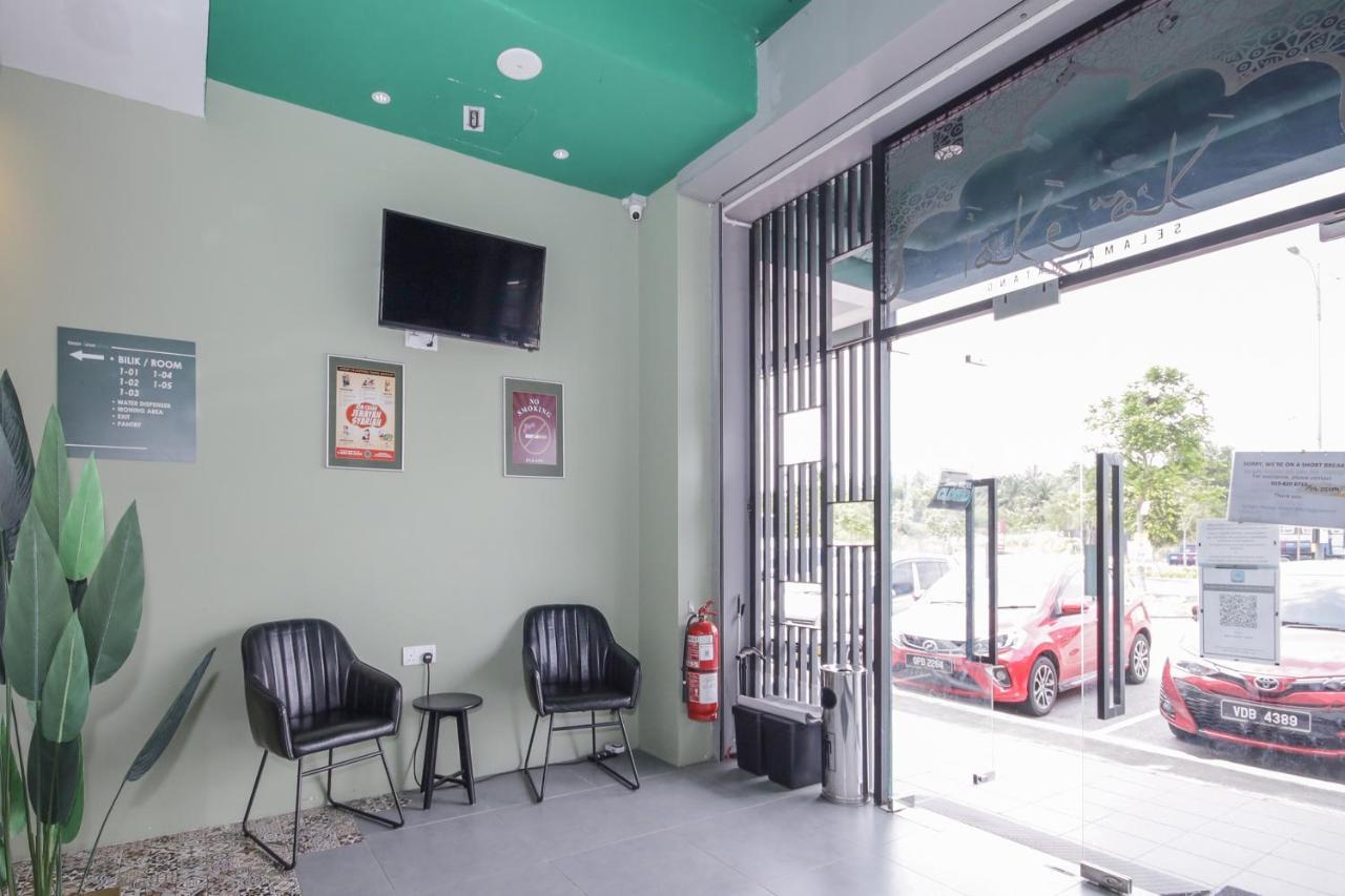 Oyo 90399 Green Home Hotel Syariah Sepang Eksteriør bilde