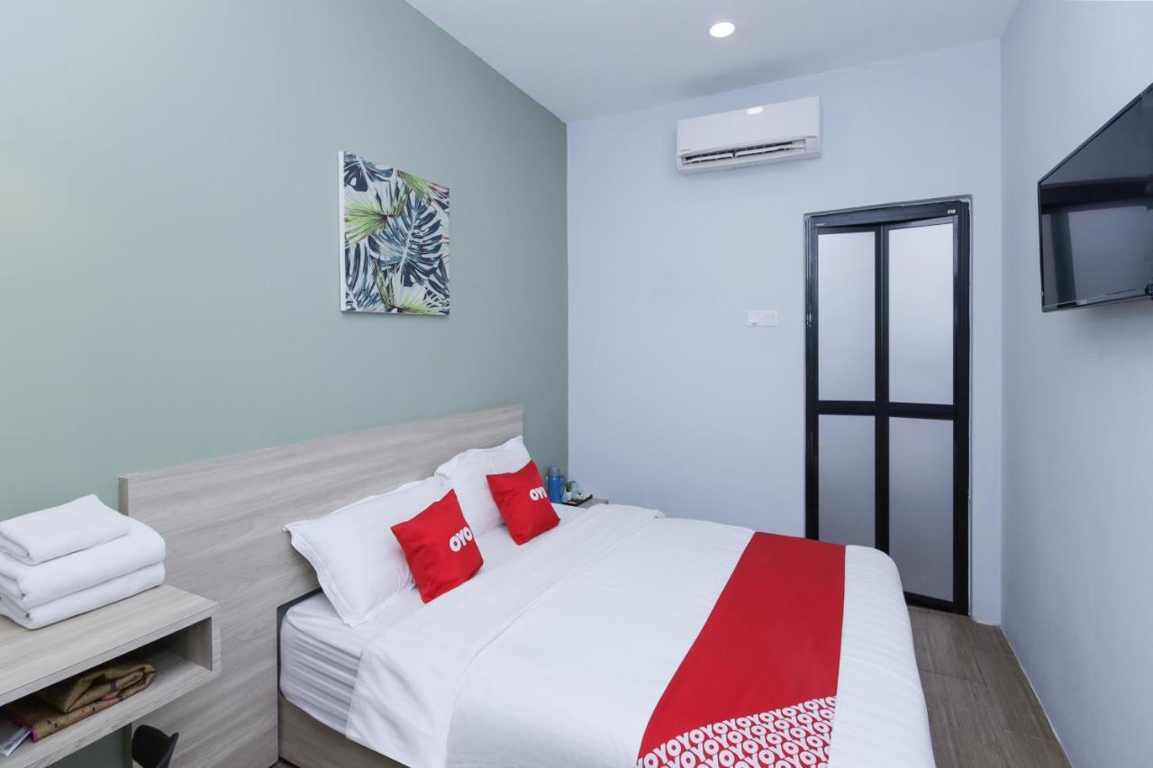 Oyo 90399 Green Home Hotel Syariah Sepang Eksteriør bilde