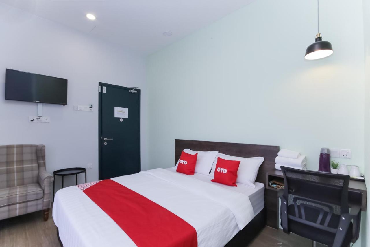 Oyo 90399 Green Home Hotel Syariah Sepang Eksteriør bilde