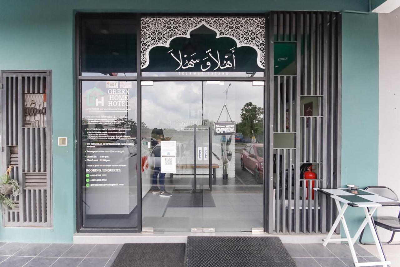 Oyo 90399 Green Home Hotel Syariah Sepang Eksteriør bilde