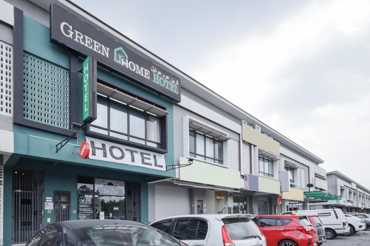 Oyo 90399 Green Home Hotel Syariah Sepang Eksteriør bilde