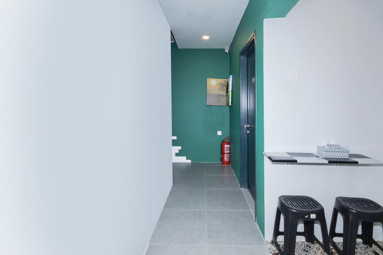 Oyo 90399 Green Home Hotel Syariah Sepang Eksteriør bilde