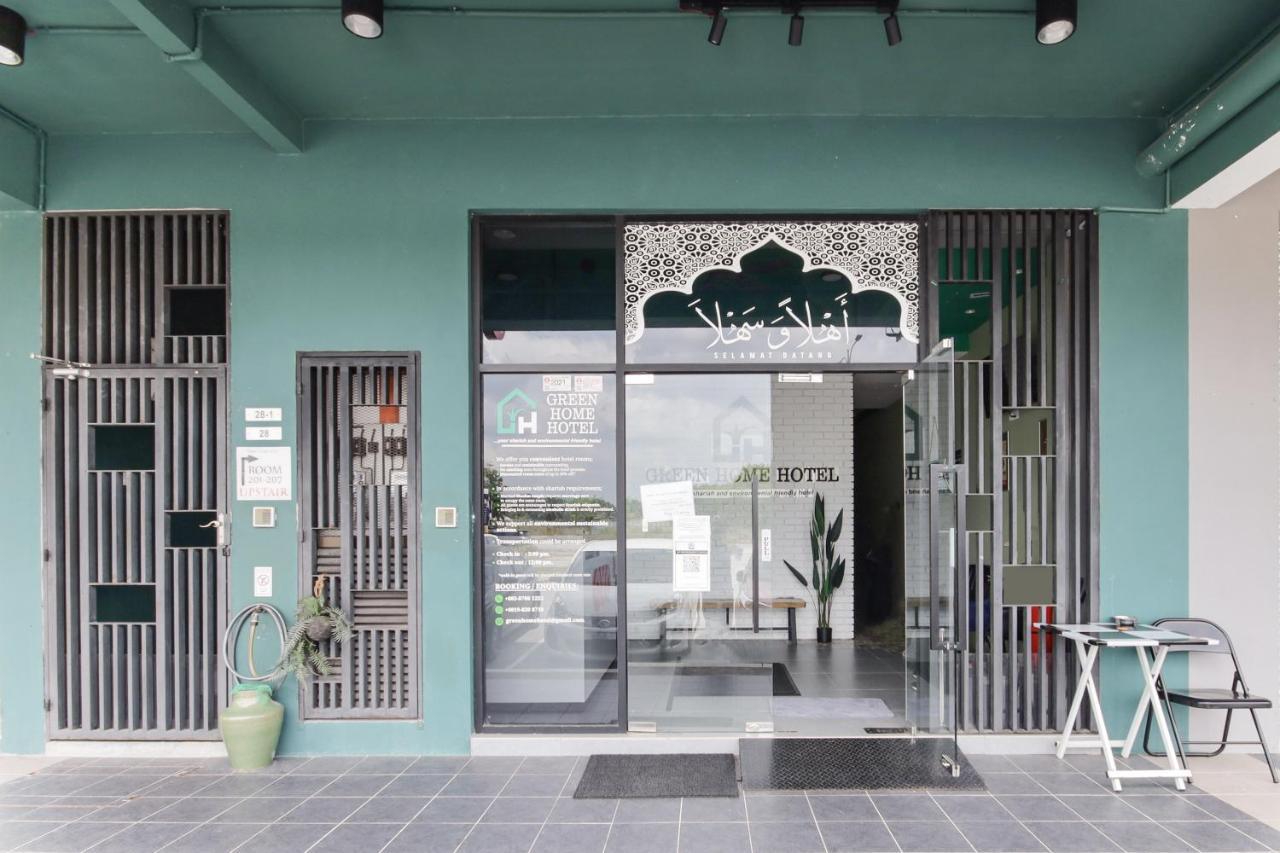 Oyo 90399 Green Home Hotel Syariah Sepang Eksteriør bilde