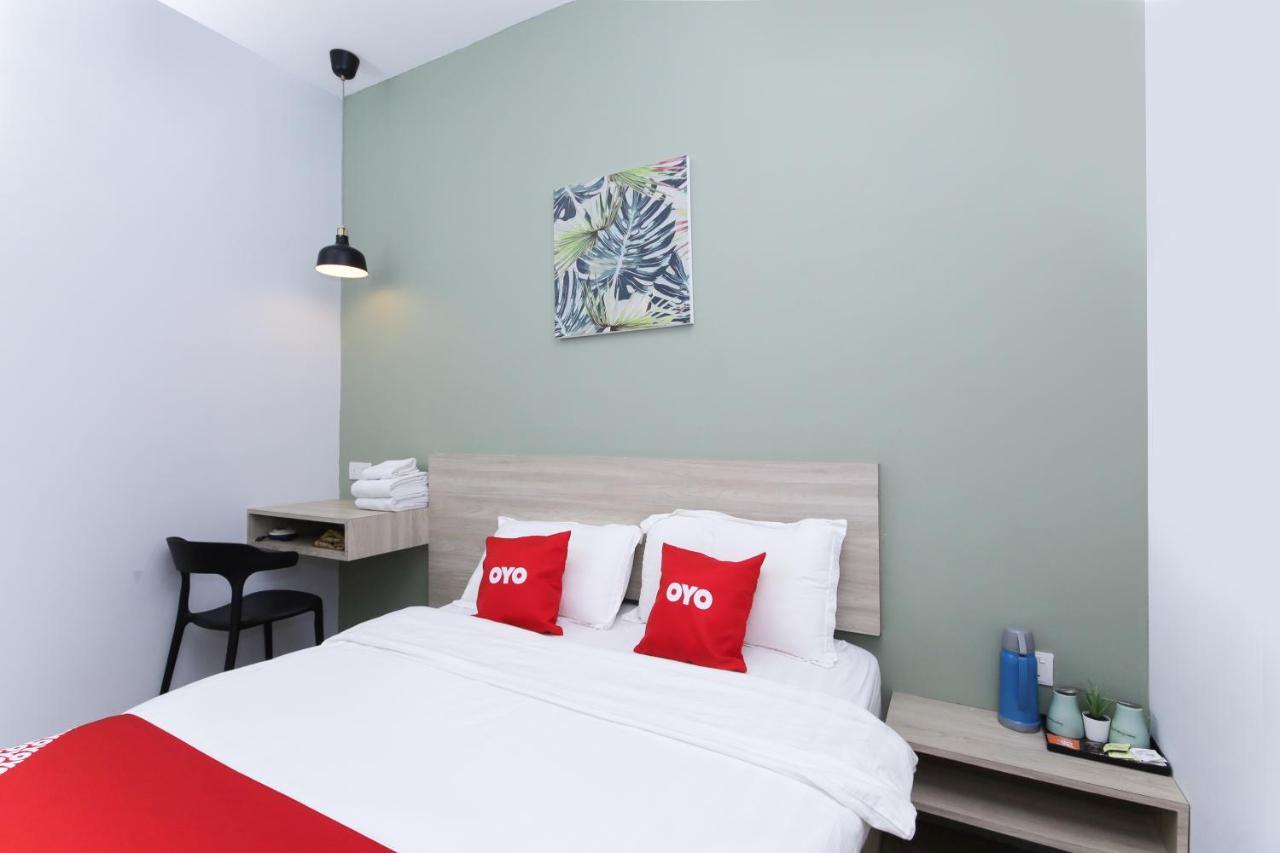 Oyo 90399 Green Home Hotel Syariah Sepang Eksteriør bilde